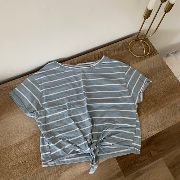 Crop top - Picture 1 of 2